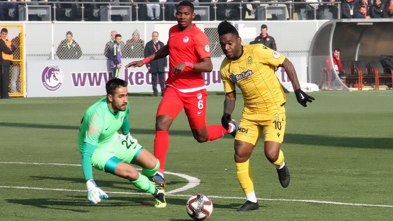 Yeni Malatyasporlu Thievy Bifouma Çin'e transfer oldu
