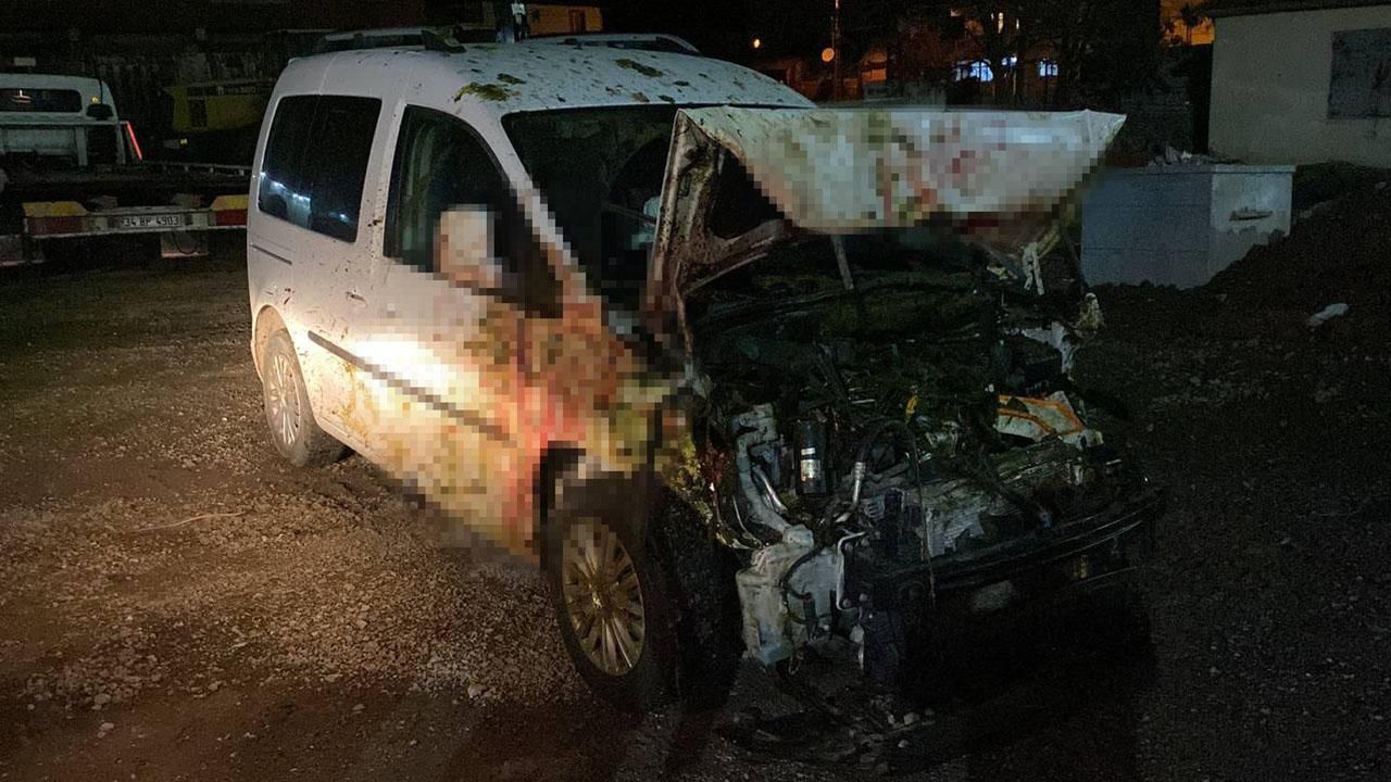 Bingöl'de hafif ticari araç sürüye çarptı! 6 kişi yaralandı, 50 hayvan telef oldu