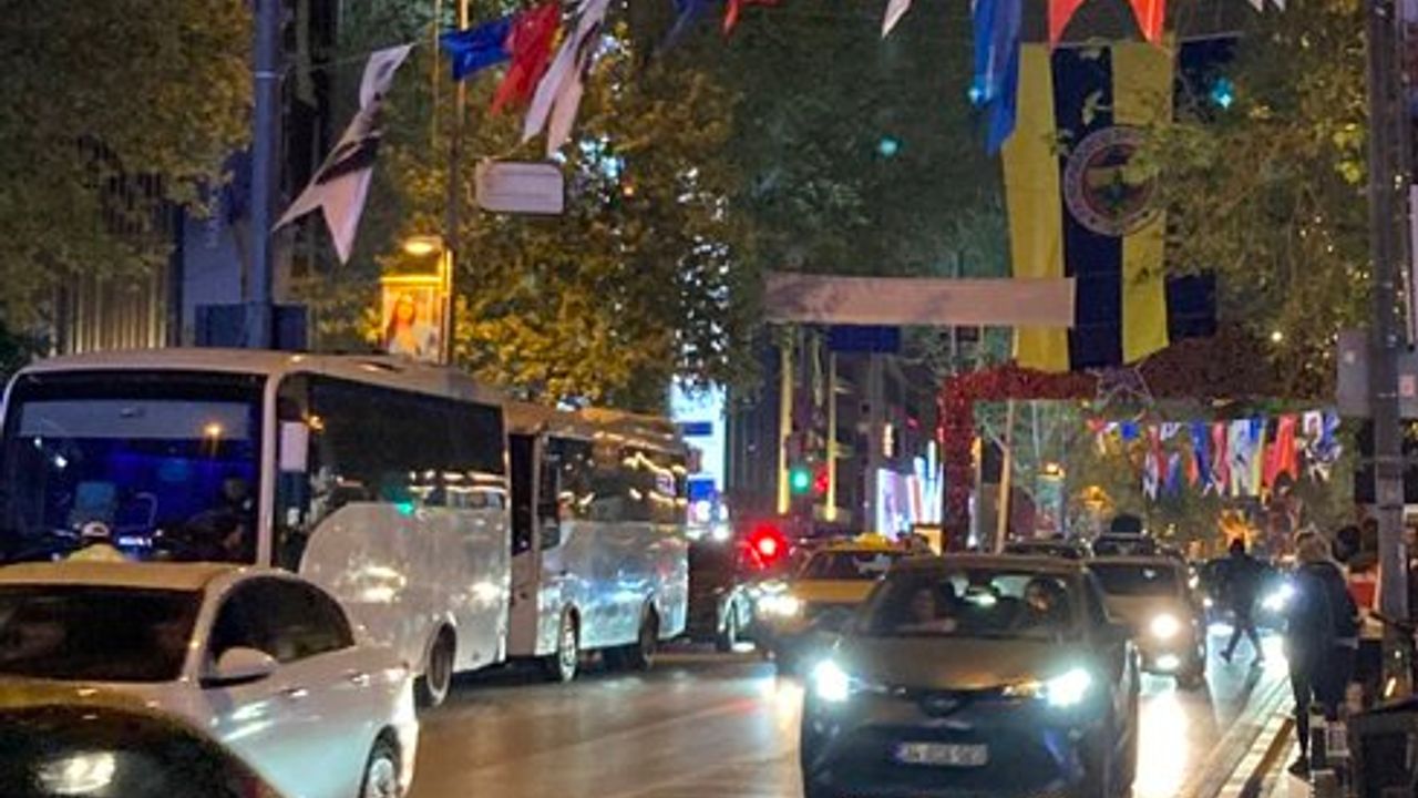 Trabzonspor bayrağını Bağdat caddesine asamadılar!