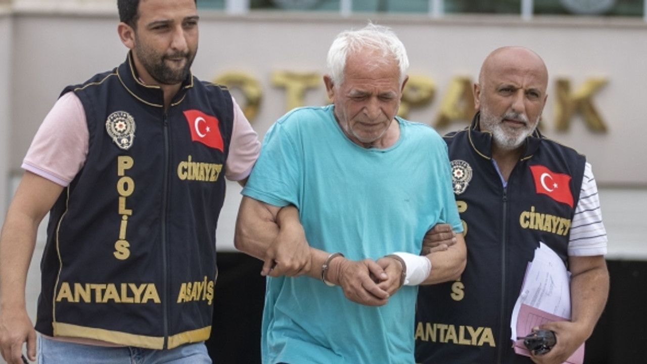 Antalya'da gürültü tartışmasında bıçaklanan yönetici hayatını kaybetti