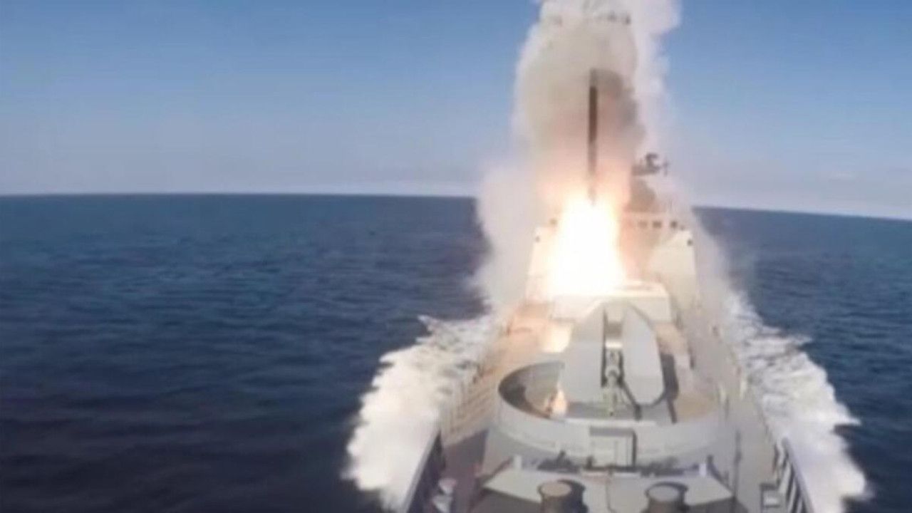 Rusya Karadeniz'den füzeleri ateşledi! Kritik noktaları tek tek vurdu