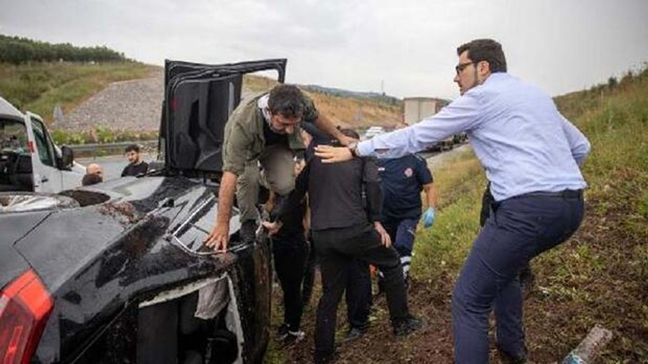 TBMM Başkanı Mustafa Şentop’un koruma ekibi kaza yaptı! 2 özel kalem müdür yardımcısı ve 2 polis yaralı