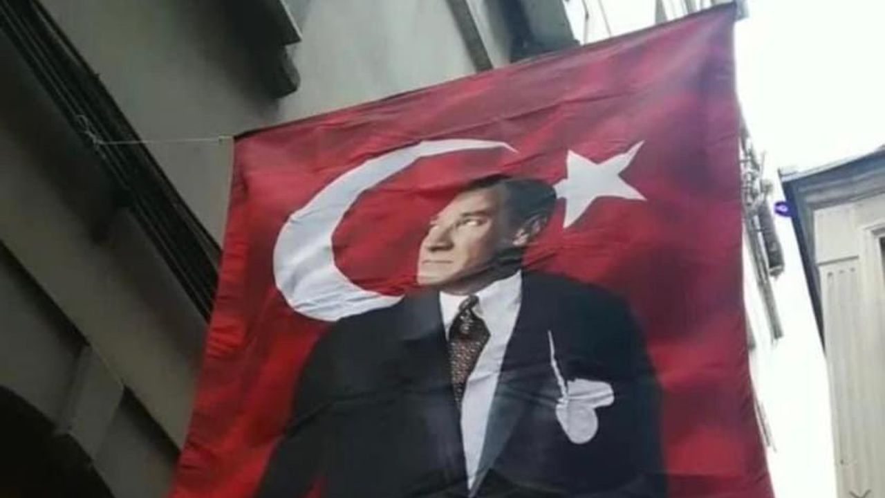 Trabzon'da Atatürk'e ve Türk bayrağına saldıran 2 şüpheli gözaltına alındı
