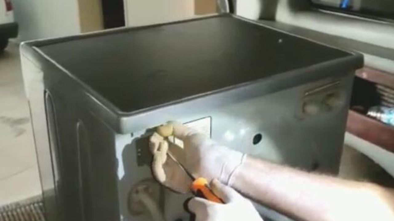 Çamaşır makinesinden 1 milyon liralık uyuşturucu çıktı