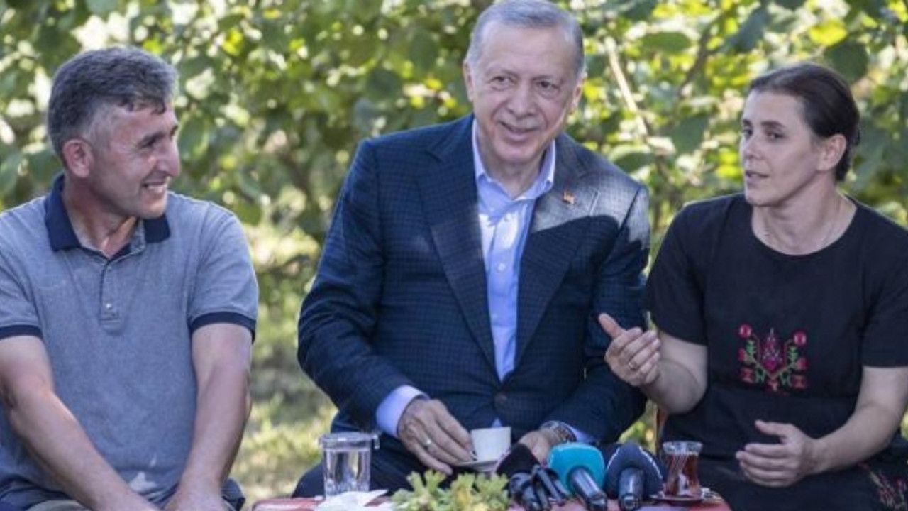 Cumhurbaşkanı Erdoğan fındık bahçesinde vatandaşlarla bir araya geldi