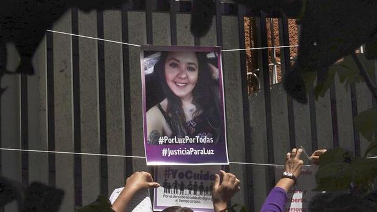 Meksika'da bir kadının parkta yakılarak öldürüldü
