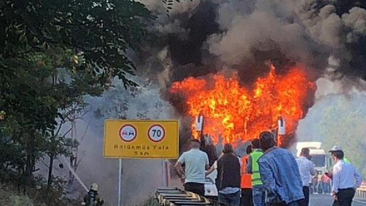 Bursa'da yolcu otobüsü alev alev yandı!