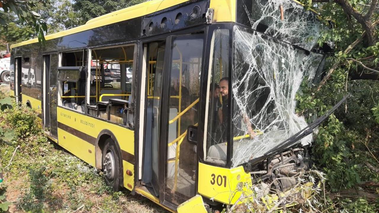 Bursa'da belediye otobüsü şarampole yuvarlandı! 21 yaralı