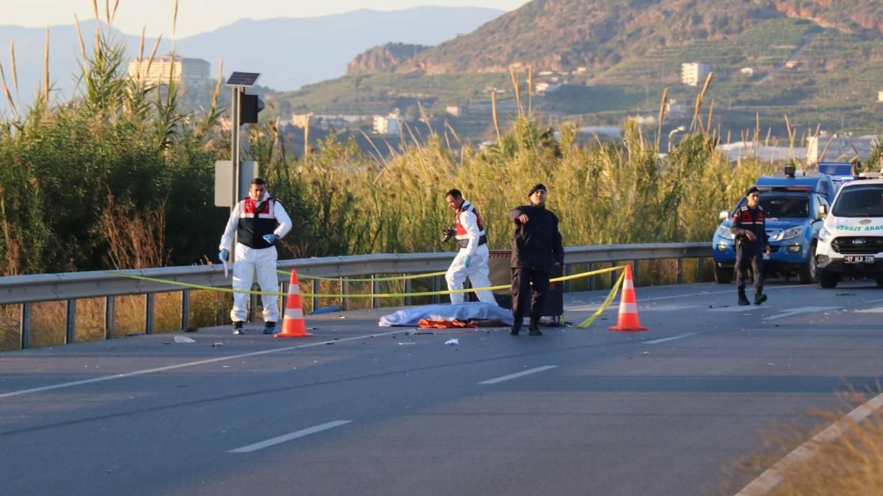 Antalya'da otomobille motosiklet çarpıştı! 2 ölü