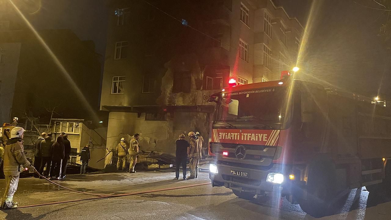 İstanbul Sancaktepe'de mobilya imalathanesi kundaklandı