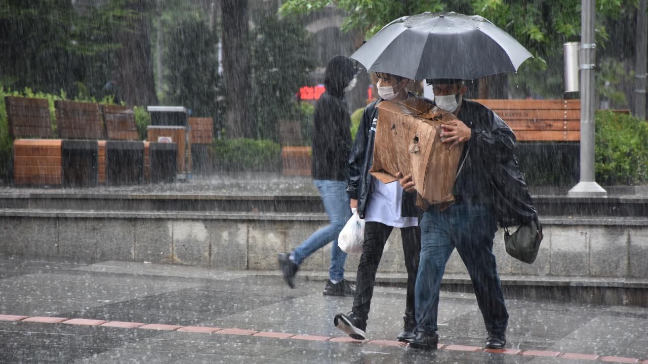 Meteoroloji'den Antalya'ya 'Turuncu' uyarı! Kuvvetli yağışa dikkat