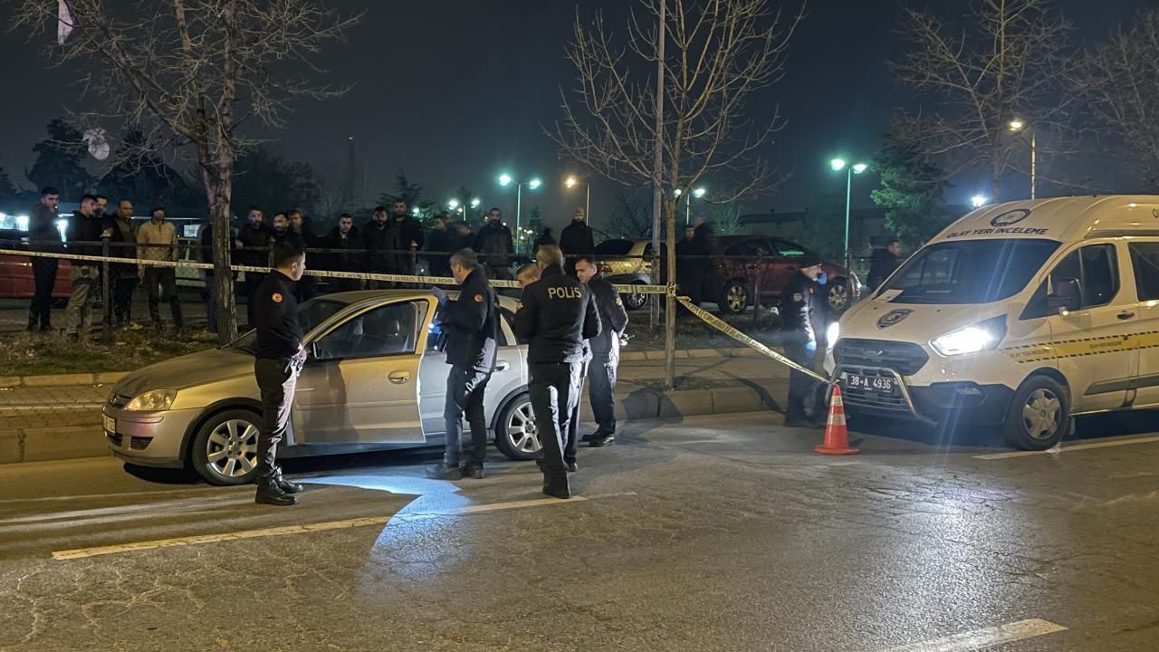 Kayseri'de bir kişi park halindeki otomobilde ölü bulundu