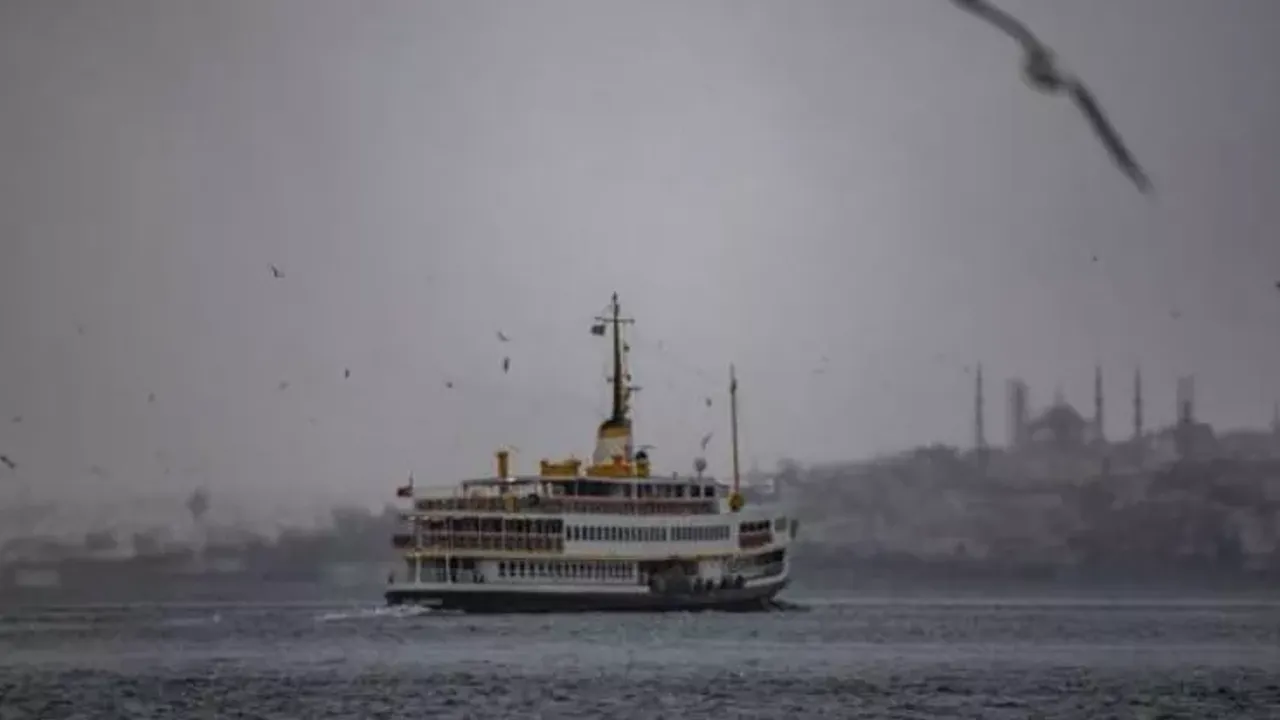 İstanbul'da lodos deniz ulaşımını engelliyor