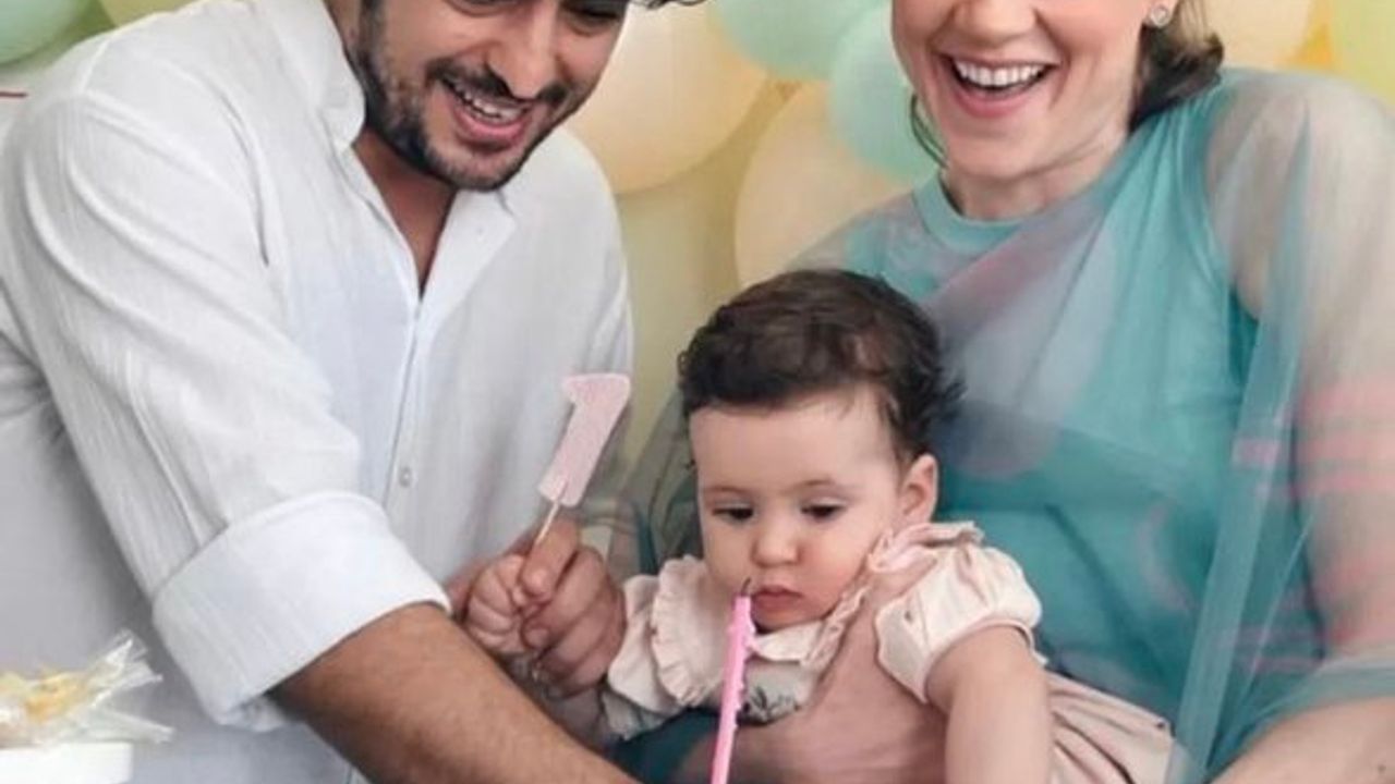 Oyuncu Taner Ölmez'in kızı Zeynep 1 yaşına bastı