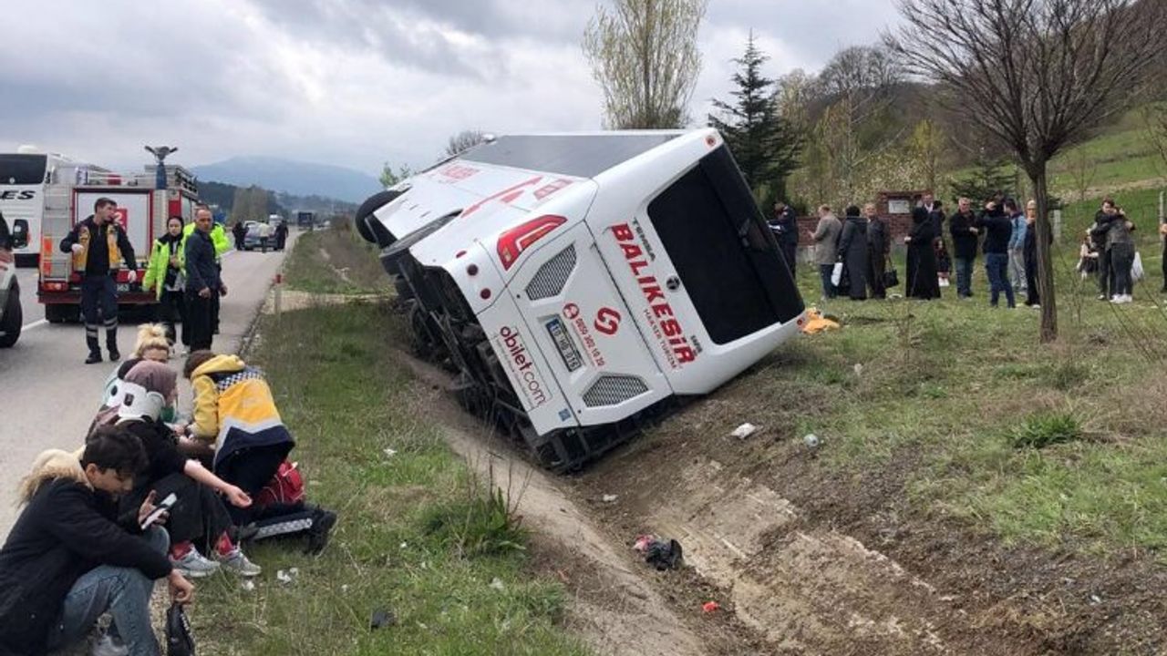 Bilecik Bozüyük'te otobüs kazası! 12 yaralı