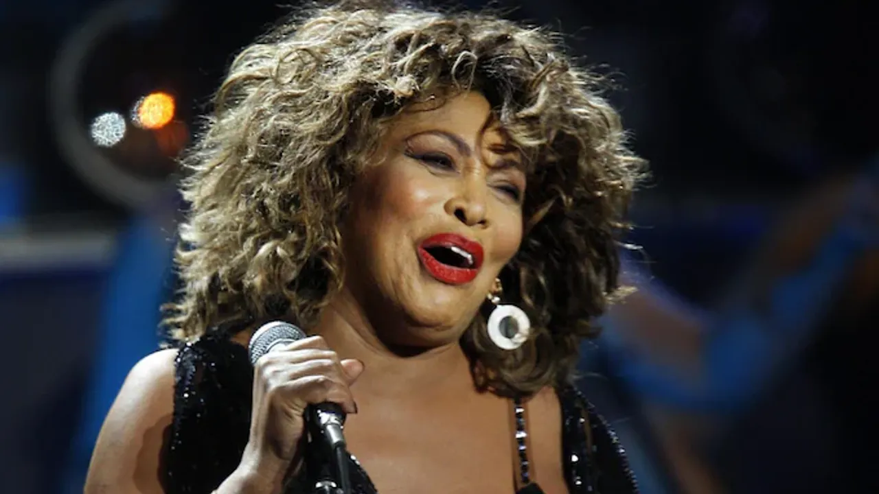 Efsane şarkıcı Tina Turner hayatını kaybetti