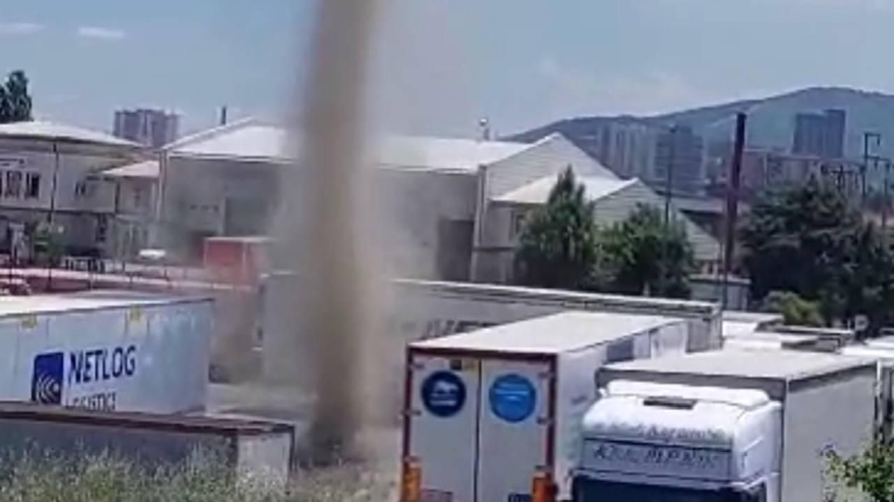 İstanbul Maltepe'de tır garajında hortum meydana geldi