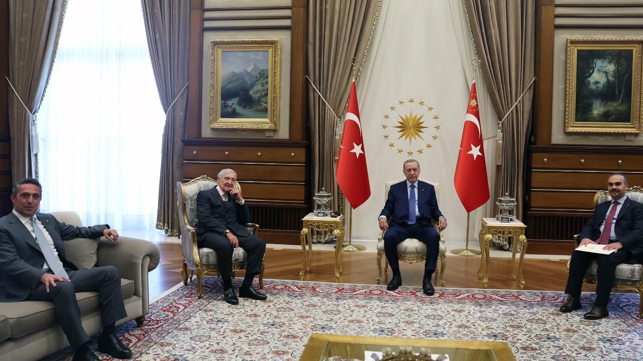 Cumhurbaşkanı Erdoğan Bakan Kacır ile Rahmi Koç ve Ali Koç'u kabul etti