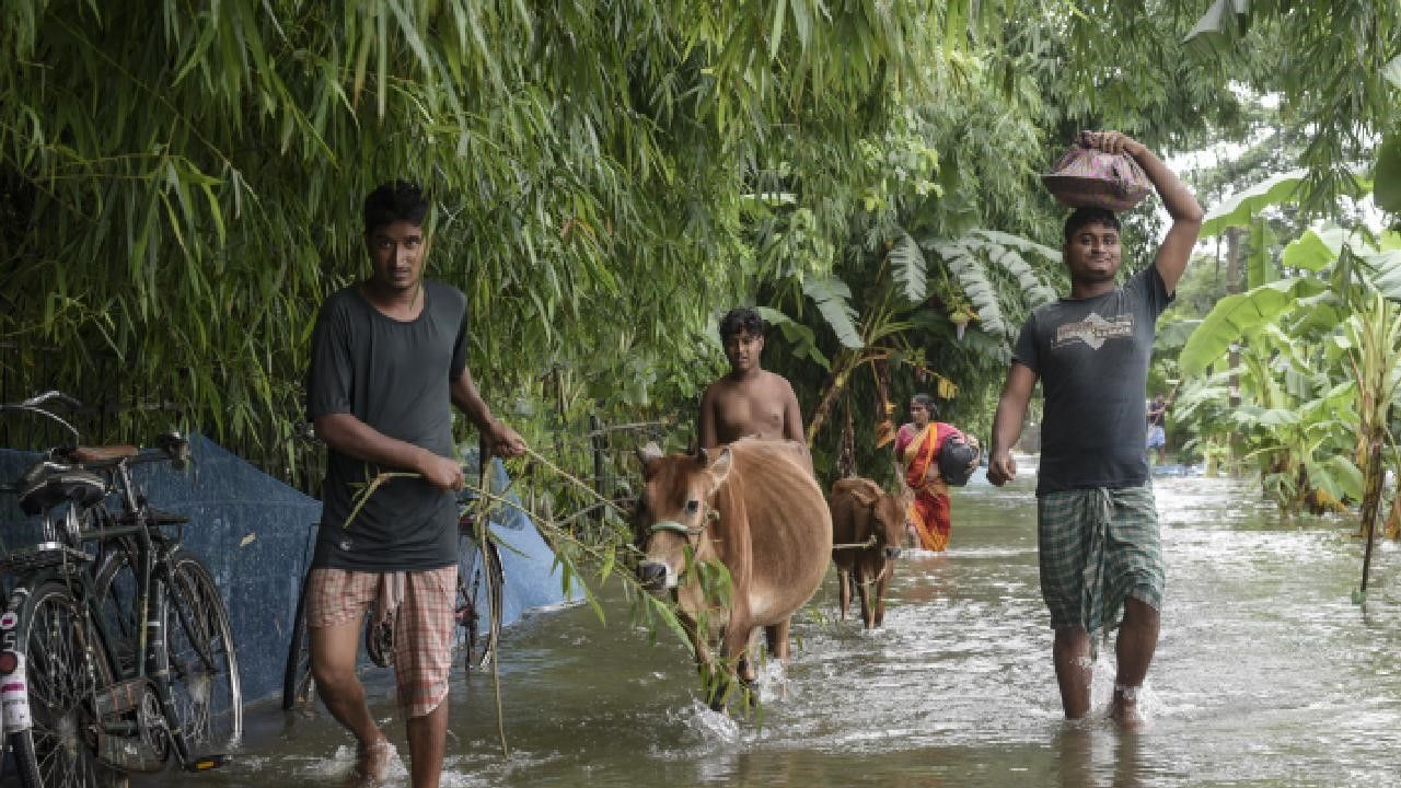 Hindistan'da sel ve heyelanlarda ölü sayısı 28'e yükseldi