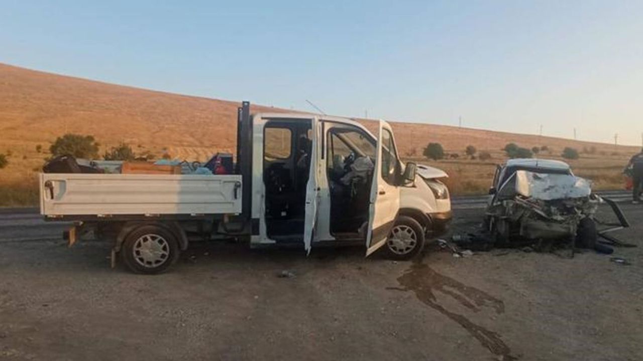 Afyonkarahisar'da feci kaza! 2 kişi öldü, 5 kişi yaralandı