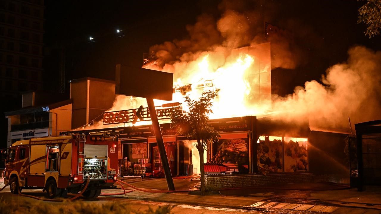 Ankara Çankaya'da bir markette yangın çıktı