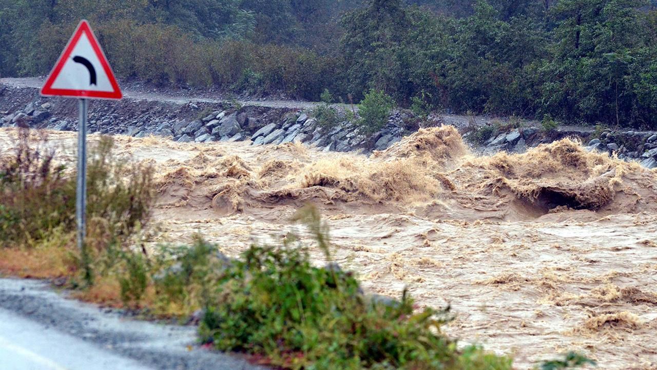 Meteoroloji Artvin'i şiddetli yağışa karşı uyardı