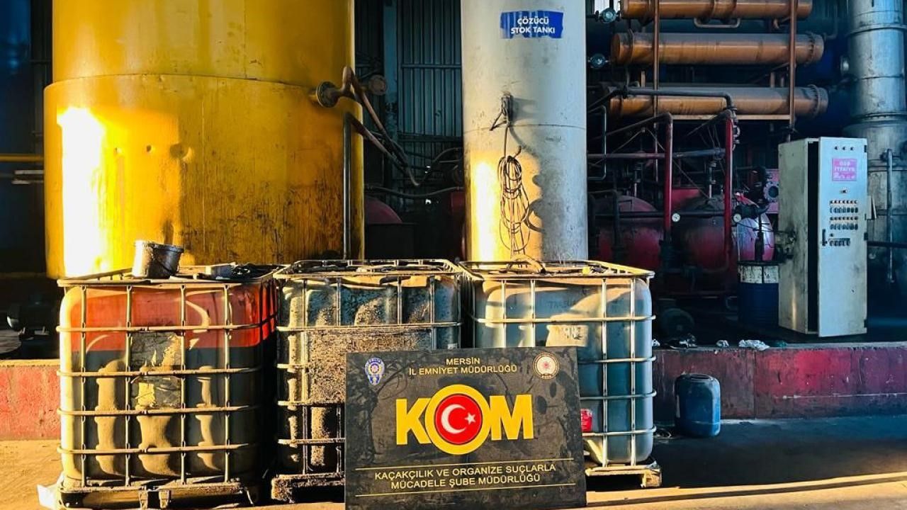 Mersin'de atık yağ geri dönüşüm fabrikasında 30 bin litre kaçak akaryakıt ele geçirildi