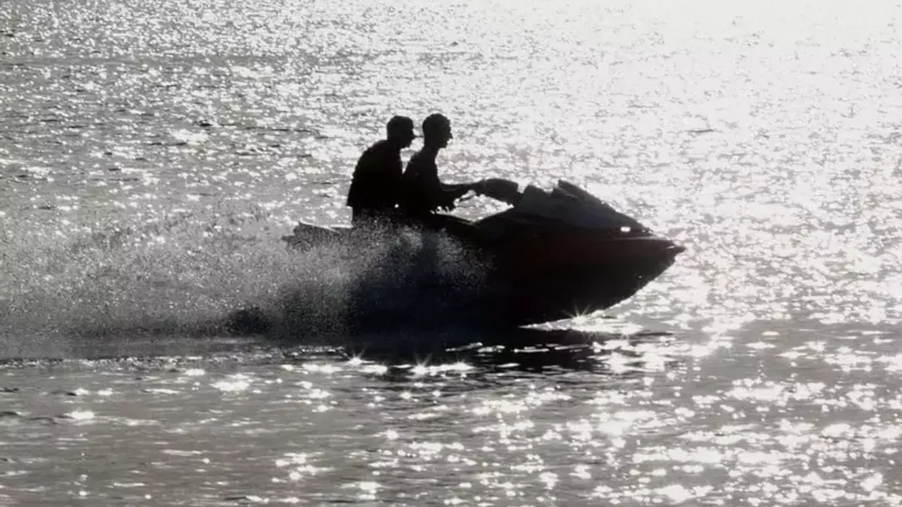 Fas'tan jet ski ile Cezayir sularına giren iki turist vuruldu
