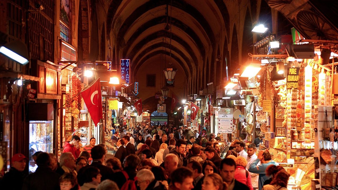 İstanbul'un sembollerinden "Kapalıçarşı" hakkında merak edilenler
