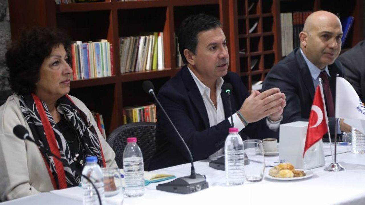 Bodrum Belediye Başkanı Ahmet Aras Bodrum'da site yöneticileriyle buluştu