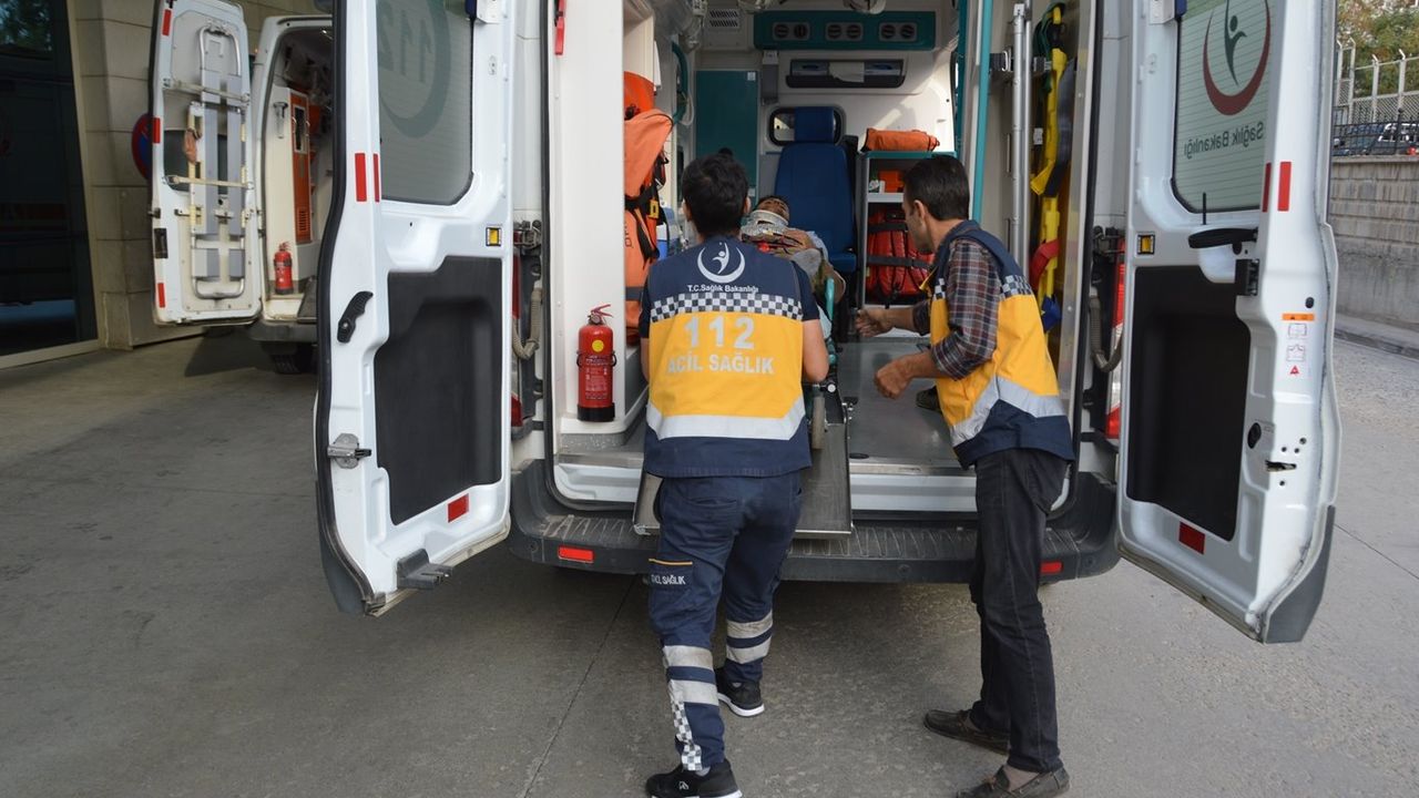 Siirt'te çapa makinesine kolunu kaptıran çiftçi ağır yaralandı