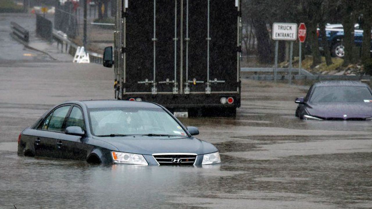 ABD'de etkili olan şiddetli yağış ve fırtına nedeniyle 4 kişi öldü