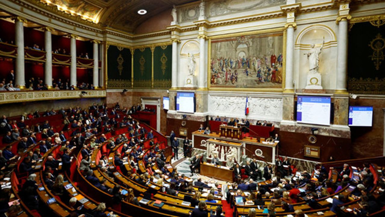 Fransa'da göç yasası kabul edildi
