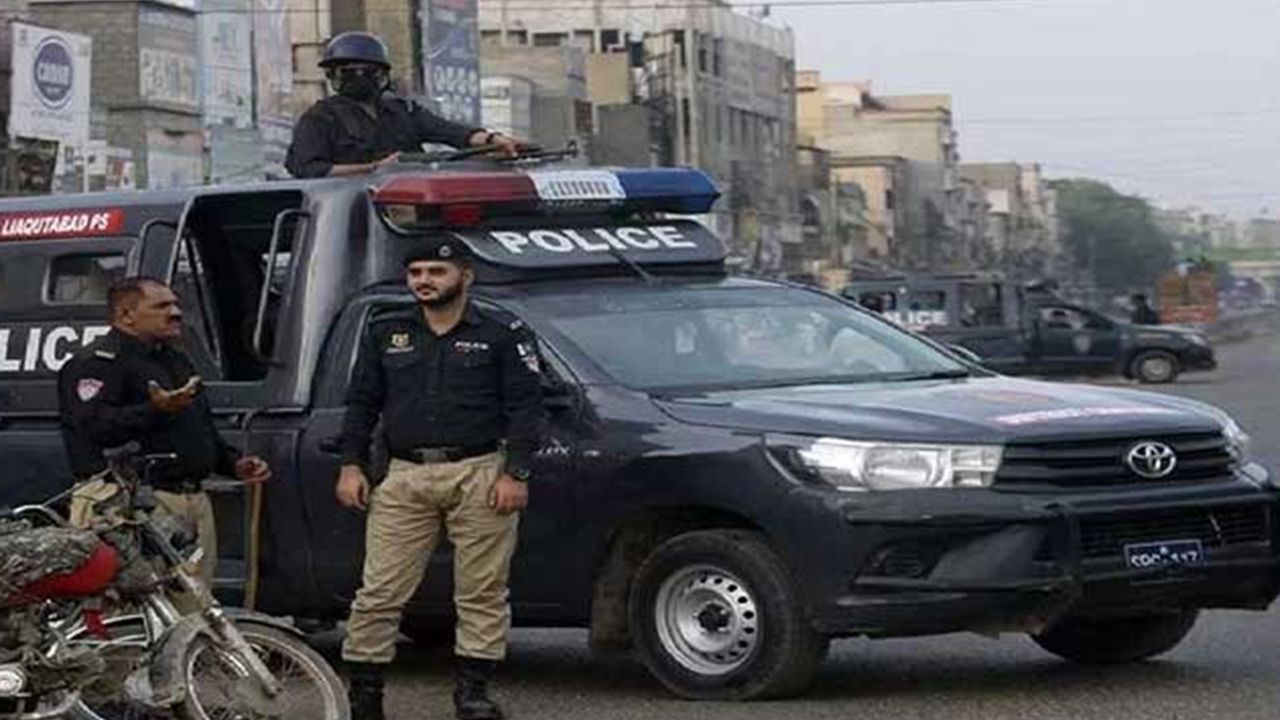 Pakistan'da polise yönelik bombalı saldırı düzenlendi: 6 ölü
