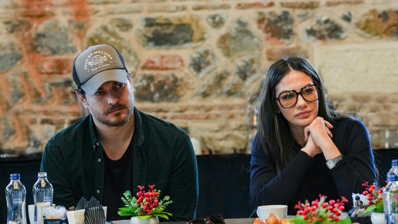 Çağatay Ulusoy ve Demet Özdemir "Eşref Rüya" İle Çok Konuşulacak