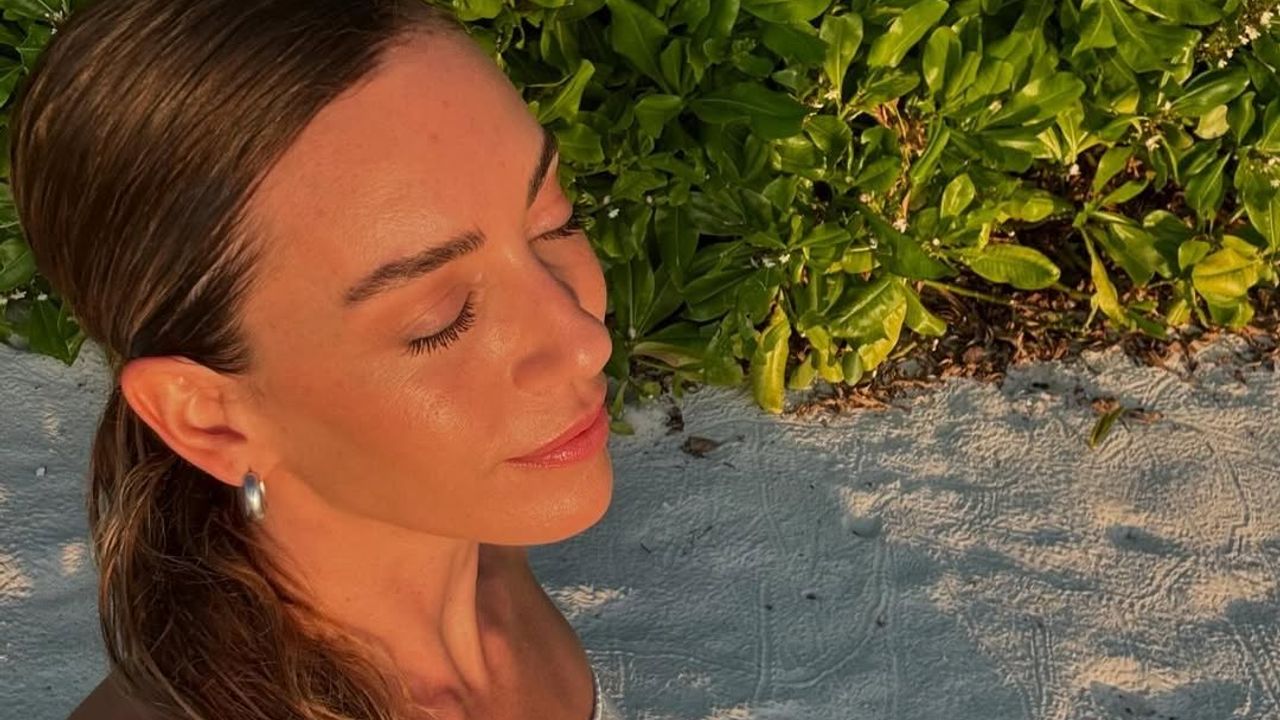 Sinem Kobal'ın Maldivler pozları