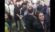 Marmaray'da Görevliler megafonlarla izdihamı engellemeye çalıştı