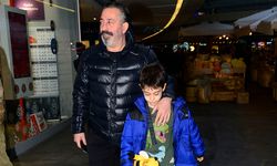 Cem Yılmaz oğlu Kemal ile Kanyon Alışveriş Merkezi'ndeydi