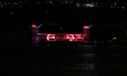 15 Temmuz'da yaşananlar Kuleli'nin duvarlarına yansıtıldı