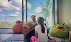 Gökhan Özen kızlarına kavuştu