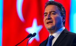 Ali Babacan şikayetleri sürdüğü için hastaneye yatıyor