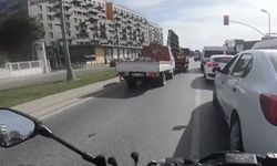Makas atarak giden maganda sürücü kaza yaptı!