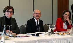 CHP Lideri Kemal Kılıçdaroğlu sanatçılarla bir araya geldi