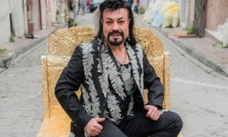 Kobra Murat peruğunu çıkartınca seyirci şok oldu!