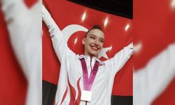 Cimnastikte gururumuz Ayşe Begüm Onbaşı dünya şampiyonu oldu