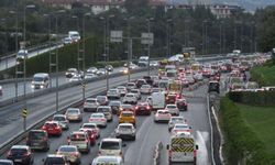 İstanbul'da Yüz Yüze Eğitimin İlk Gününde Trafik Yoğunluğu Yaşanıyor