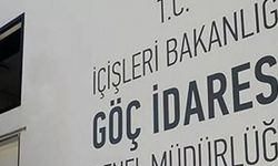 Göç idaresi açıklama yaptı... Muz yeme videosu çeken yabancı uyruklular sınır dışı edilecek!