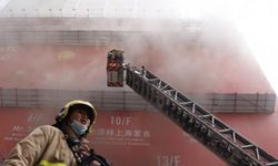 Hong Kong Dünya Ticaret Merkezi'nde büyük yangın!
