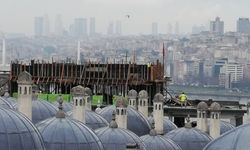 İstanbul'da Süleymaniye Camii'nin silüetini bozan yapıya durdurma istendi