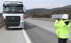 Bolu'da tır çekiciye çarptı sürücü hayatını kaybetti!